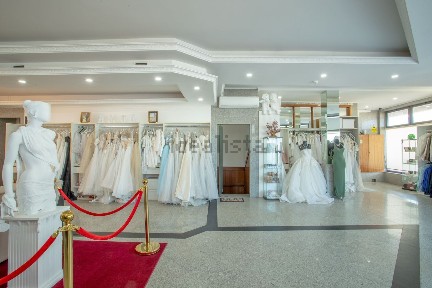 Espaço comercial à venda na Crastro - Vila Chã