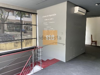 Espaço comercial à venda na Rua do Bom Sucesso