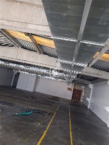 Armazém à venda na Rua António Ferreira Costa, 15