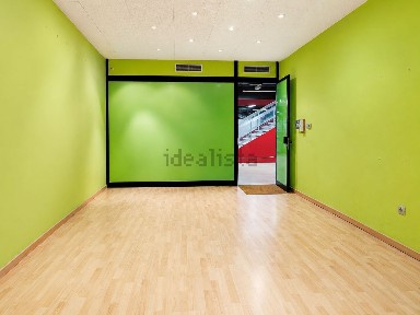 Espaço comercial com rentabilidade à venda na Rua do Campo Alegre