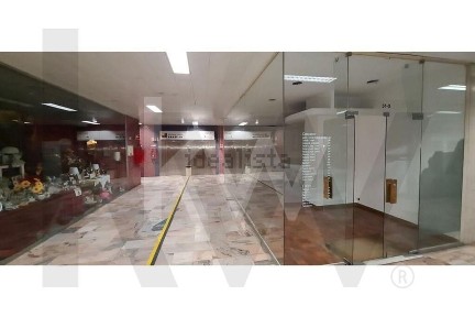 Espaço comercial à venda na Praça de Mouzinho de Albuquerque