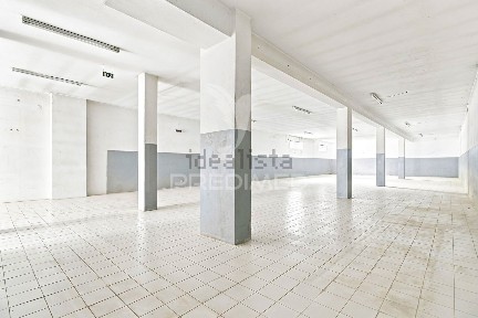 Espaço comercial à venda na Rua de António Rodrigues da Rocha, Vila Nova de Gaia, 457
