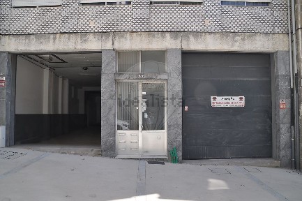 Arrendamento de armazém na Calçada da Póvoa, 35