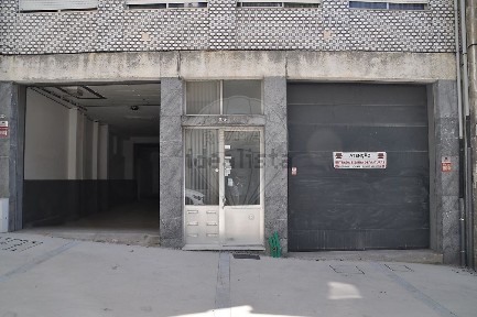 Arrendamento de armazém na Calçada da Póvoa, 35
