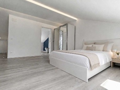 Estúdio renovado, como novo, bastante luminoso, para arrendar - Santa Clara, Leiria