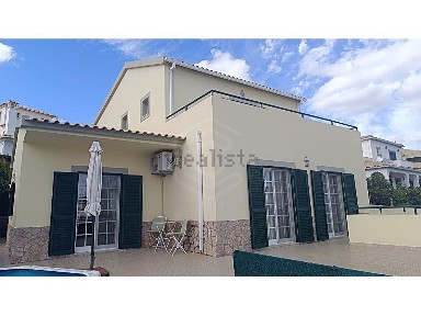 Moradia independente à venda no Centro Histórico Este de Loulé