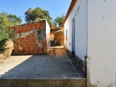 Moradia independente à venda em Cachopo