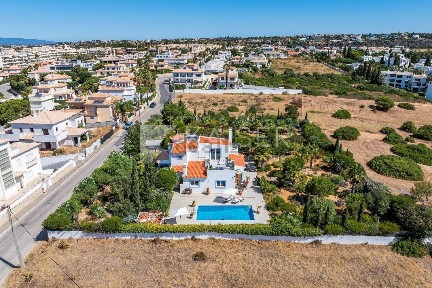 Albufeira e Olhos de Água, Sesmaria - Cerro de Águia, Bairro São Rafael