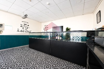 Espaço comercial à venda na Rua Dona Teresa Ramalho Ortigão, 48