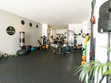 Espaço comercial à venda no Largo da República, 5