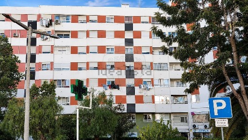 Apartamento T2 à venda na Rua José Afonso