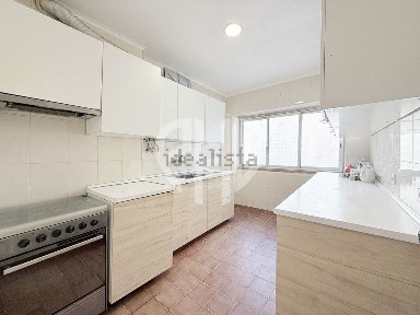 Apartamento T3 à venda no Centro da Amadora