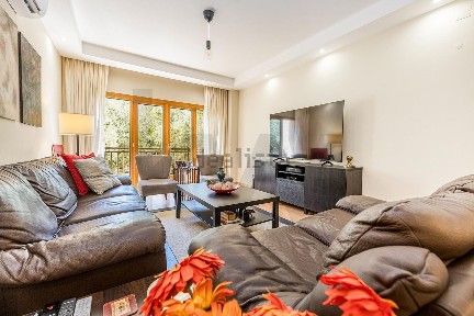 Apartamento T2 à venda em Santo António dos Cavaleiros e Frielas