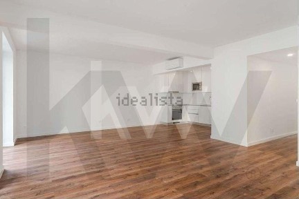 Apartamento T2 à venda na Avenida Duque de Ávila, 139