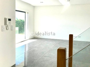 Apartamento T5 à venda em Santo António dos Cavaleiros e Frielas