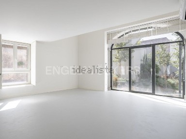 Apartamento T2 à venda na Rua Pereira Henriques