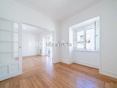 Apartamento T3 à venda no Bairro dos Actores