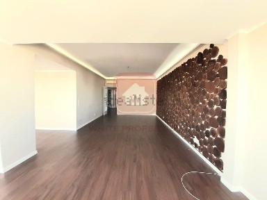 Apartamento T4 à venda em Pampilheira