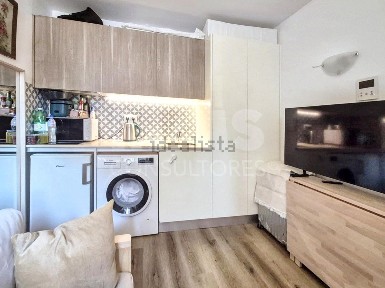 Apartamento T0 à venda na Rua Maria da Fonte
