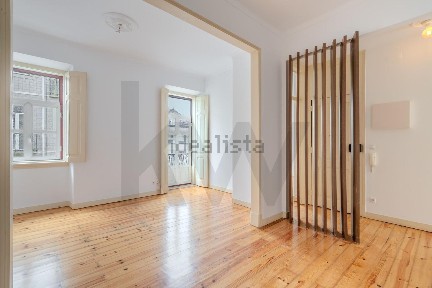 Apartamento T2 à venda na Rua Vítor Bastos s/n
