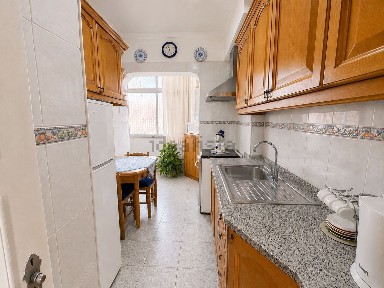 Apartamento T1 à venda na Rua Padre Inácio Antunes, 15