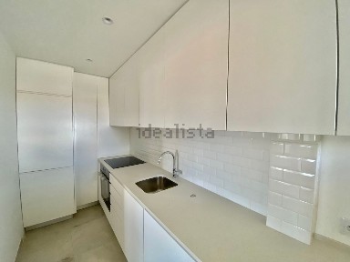 Apartamento T3 à venda na Rua Cidade de Benguela s/n