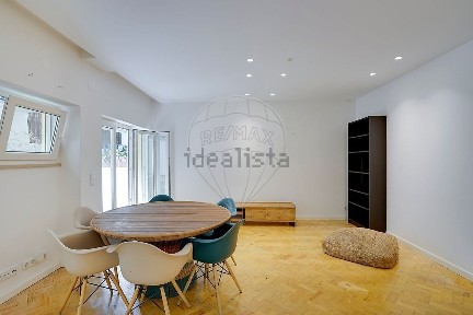 Apartamento T2 à venda na Rua da Imprensa Nacional