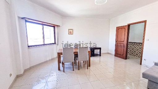 Apartamento T3 à venda na Avenida Miguel Bombarda, 6