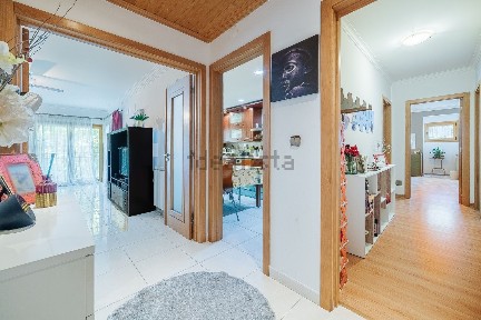 Apartamento T2 à venda na Avenida da Mague