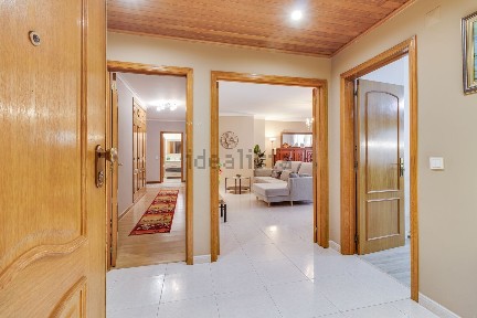 Apartamento T3 à venda na Rua Caetano Beirão, 3