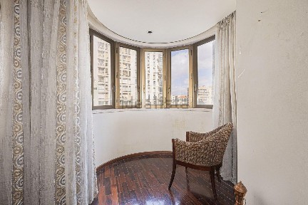 Apartamento T4 à venda na Rua Jorge Castilho, 1613