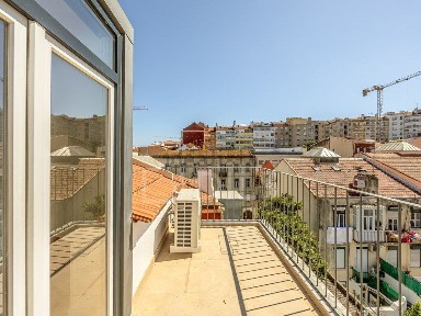 Apartamento T3 à venda na Rua do Sol à Graça