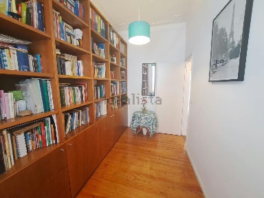 Apartamento T2 à venda na Rua dos Lagares