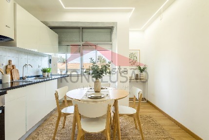 Apartamento T3 à venda na Rua António Sérgio