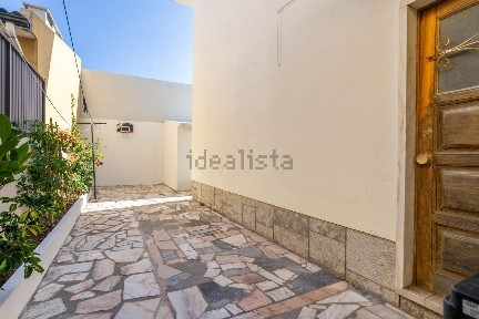 Apartamento T2 à venda na Rua Almeida Garrett, 246