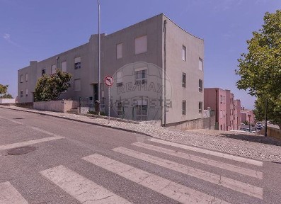 Apartamento T3 à venda na Rua Conde de Rio Maior