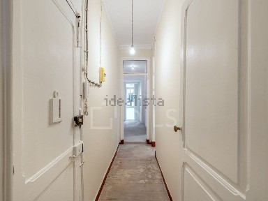 Apartamento T2 à venda na Rua Heliodoro Salgado
