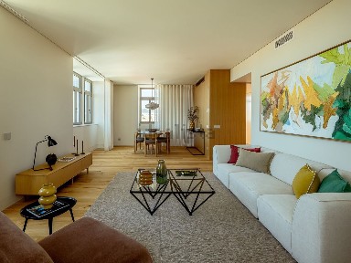 Apartamento T3 à venda na Avenida Senhora Monte da Saúde, 346