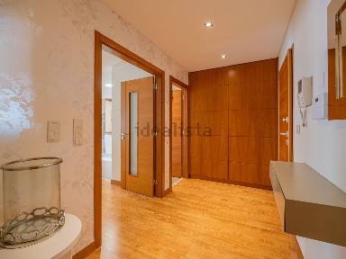 Apartamento T2 à venda na Avenida dos Caeiros