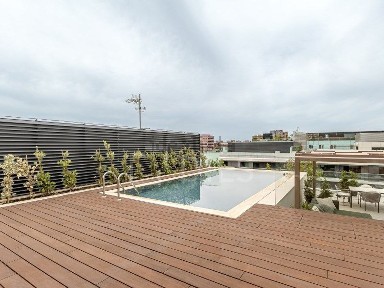 Apartamento T4 à venda na Rua Soeiro Pereira Gomes, 11