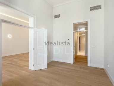 Apartamento T1 à venda na Rua do Alecrim, 53