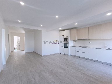 Apartamento T3 à venda na Praceta Jorge Barradas