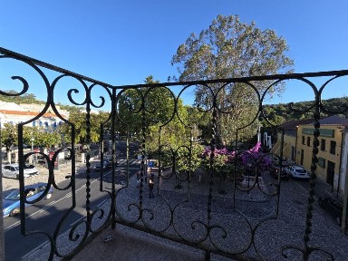 Apartamento T3 à venda no Largo Falcão Rodrigues