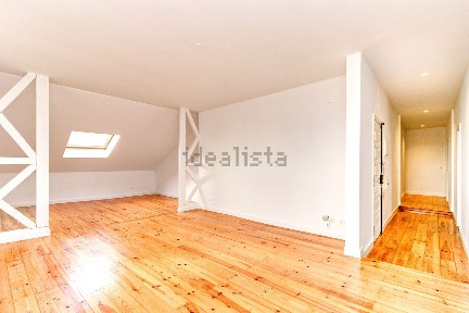 Apartamento T2 à venda na Vila Maia Rua 2