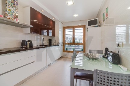 Apartamento T4 à venda na Rua Amália Rodrigues