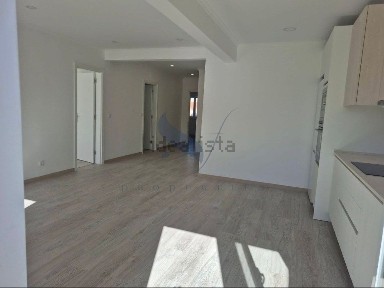 Apartamento T3 à venda na Praceta Jorge Barradas