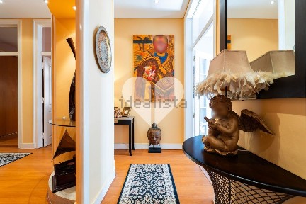 Apartamento T7 à venda na Avenida Duque de Loulé, 66