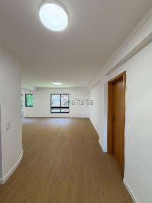 Apartamento T3 à venda na Rua Milão