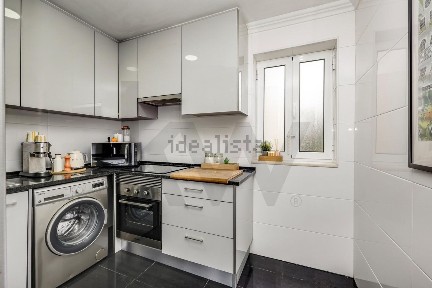 Apartamento T2 à venda no Centro da Amadora