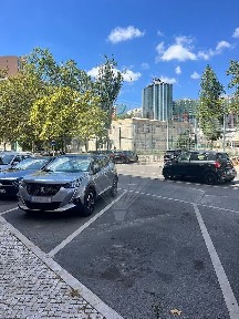 Apartamento T2 à venda na Rua Professor Mira Fernandes